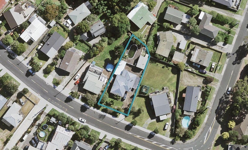124 Sunnyside Road, Sunnyvale, Auckland - Carousel 1