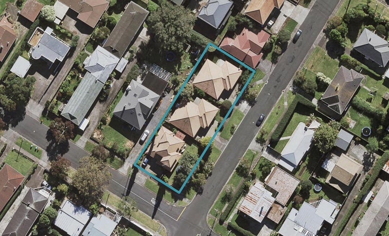 1/84 Tawa Road, Onehunga, Auckland - Carousel 1
