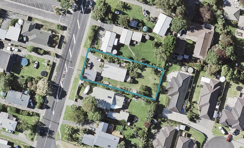 13 Bell Road, Beachlands, Auckland - Carousel 1