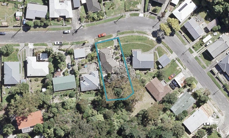 11 Holmes Grove, Naenae, Lower Hutt - Carousel 1