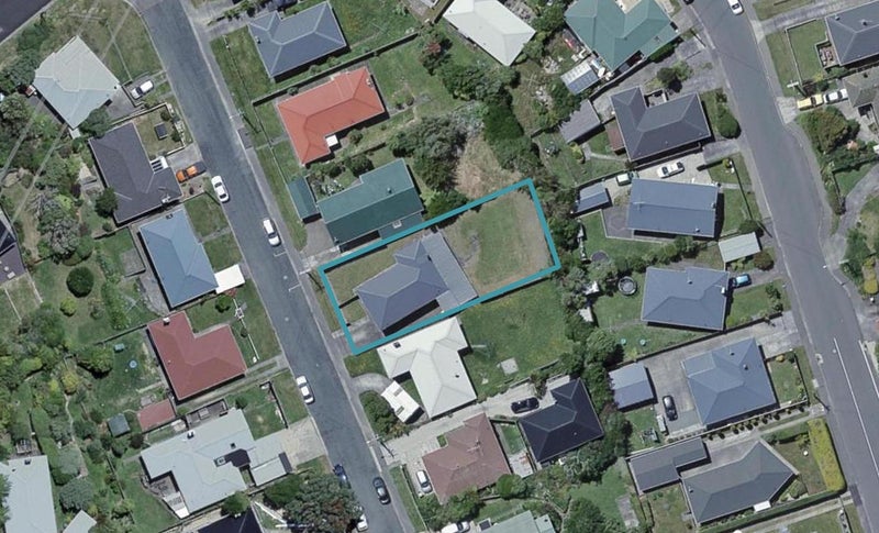 11 Barclay Street, Newlands, Wellington - Carousel 1