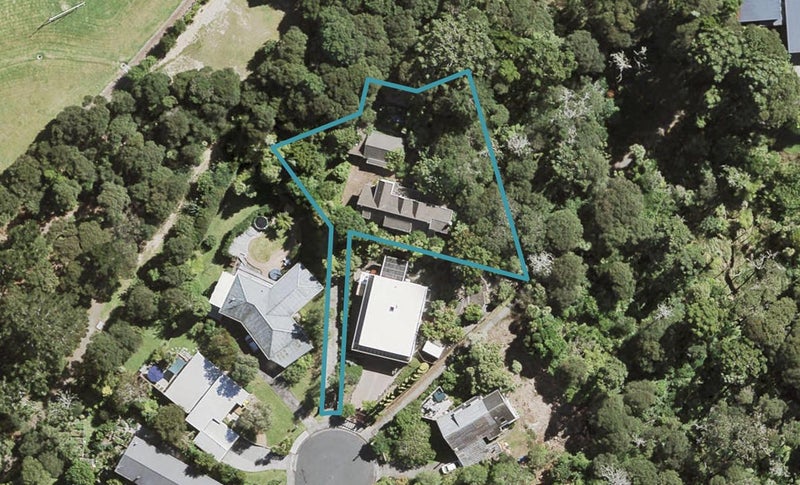 22 Kawaka Street, Titirangi, Auckland - Carousel 1