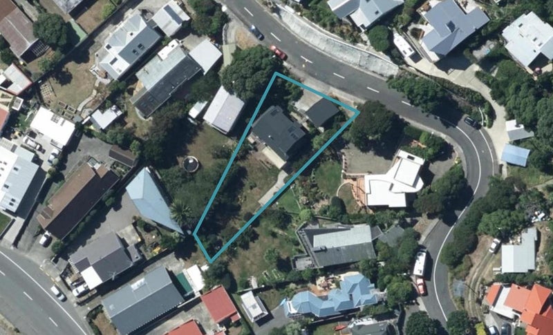 135 Motuhara Road, Plimmerton, Porirua - Carousel 1