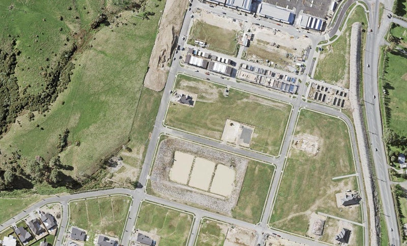 140 Eighth View Avenue, Beachlands, Auckland - Carousel 1