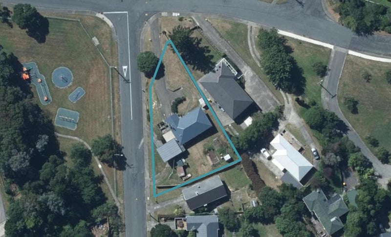 1 Ernest Street, Ranui, Porirua - Carousel 1