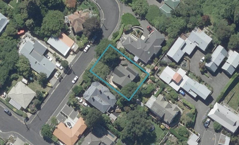 8 Braeview Crescent, Maori Hill, Dunedin - Carousel 1