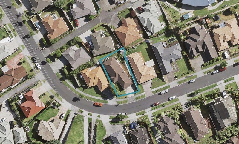 32 Mt Lebanon Crescent, The Gardens, Auckland - Carousel 1