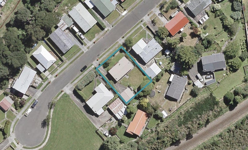 15 Oaklands Grove, Clouston Park, Upper Hutt - Carousel 1