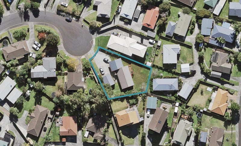 38 Madigan Place, Glendene, Auckland - Carousel 1