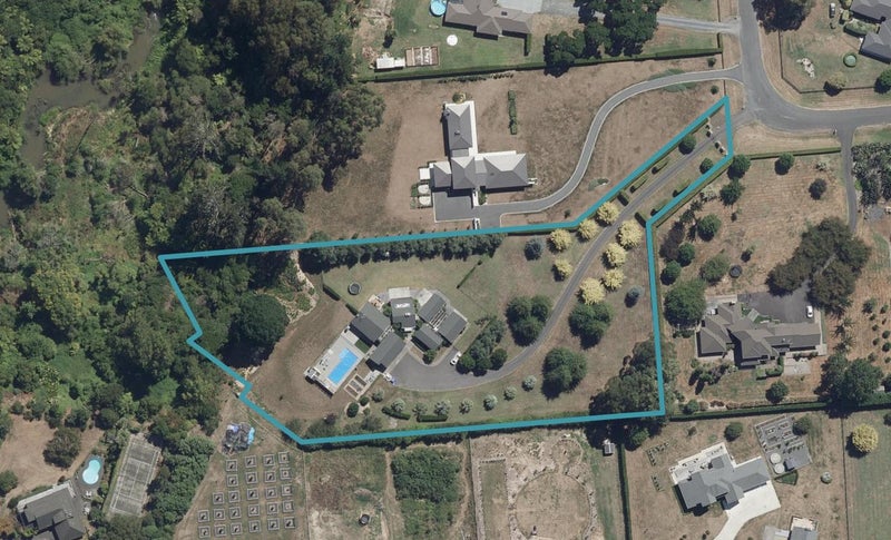 15 Meadowgreen Drive, Tamahere, Hamilton - Carousel 1
