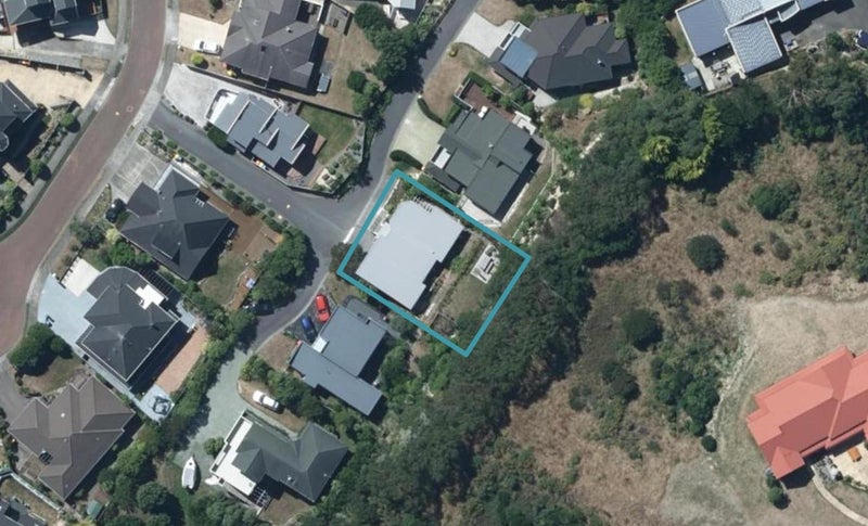 4 Tombane Lane, Papakowhai, Porirua - Carousel 1