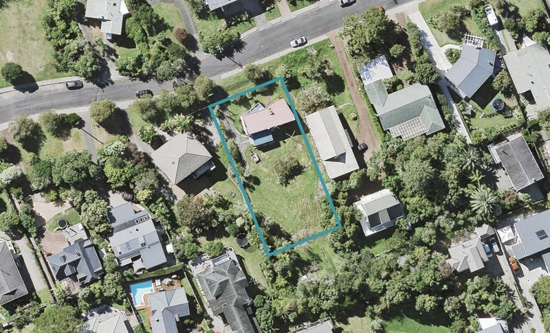 12 Jutland Street, Mairangi Bay, Auckland - Carousel 1