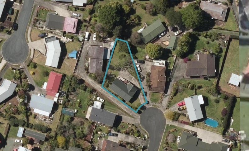 13 Lockesley Place, Onerahi, Whangarei - Carousel 1