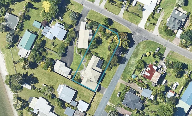 4 Waana Street, Mourea, Rotorua - Carousel 1