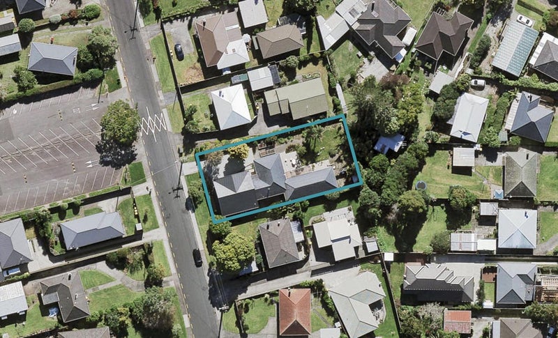 50 Neil Avenue, Te Atatu Peninsula, Auckland - Carousel 1
