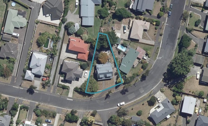 17 Kakanui Avenue, Hillcrest, Hamilton - Carousel 1