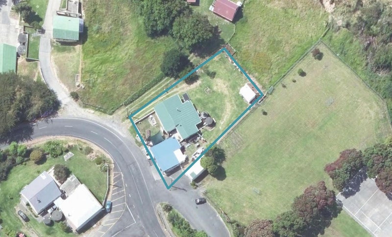 455 Mahia East Coast Road, Māhia - Carousel 1