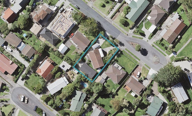 19 Cairngorm Place, Highland Park, Auckland - Carousel 1