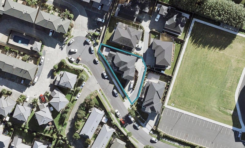 19 Northcross Drive, Oteha, Auckland - Carousel 1