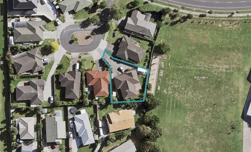 6 Rushbury Place, Randwick Park, Auckland - Carousel 1