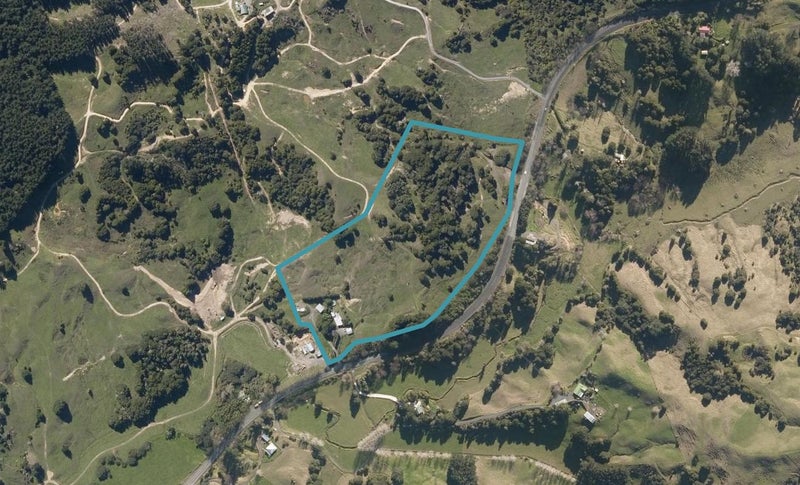 1992 State Highway 14, Whangarei - Carousel 1