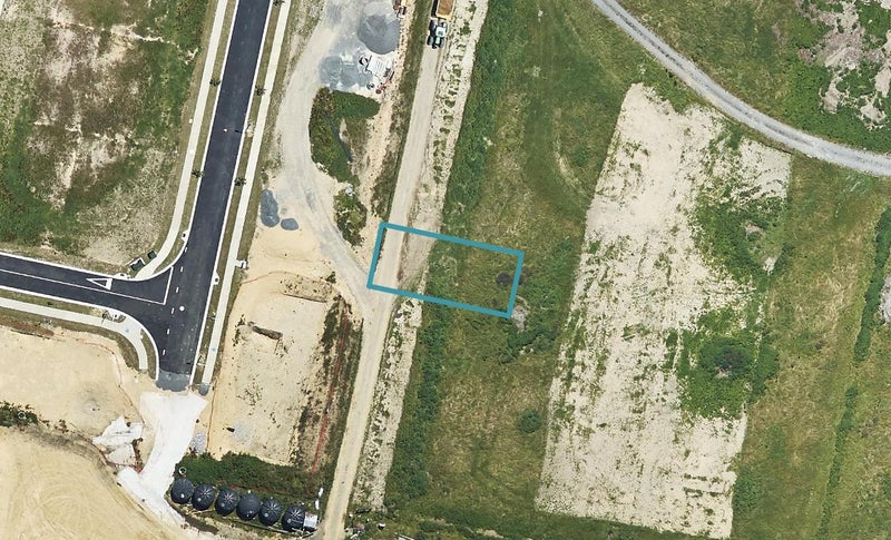 12 Tasker Crescent, Pyes Pa, Tauranga - Carousel 1