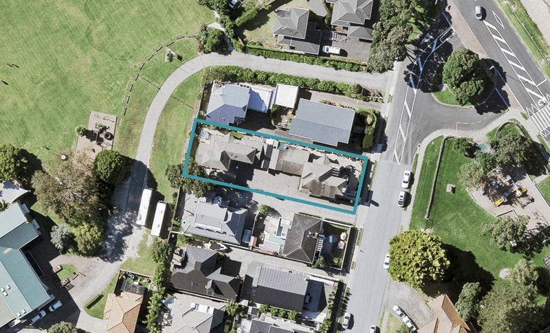 1/5 Hostel Access Road, Eastern Beach, Auckland - Carousel 1