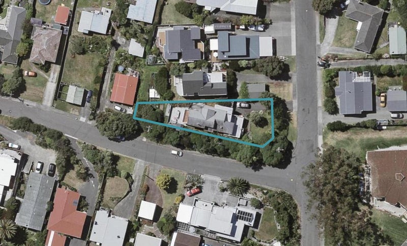 14 Bluegum Road, Paraparaumu Beach, Paraparaumu - Carousel 1