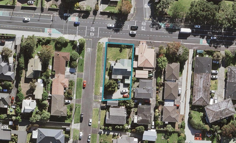 174 Onewa Road, Northcote, Auckland - Carousel 1