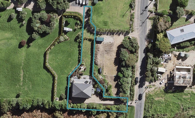 8 Third Avenue, Onetangi, Waiheke Island - Carousel 1