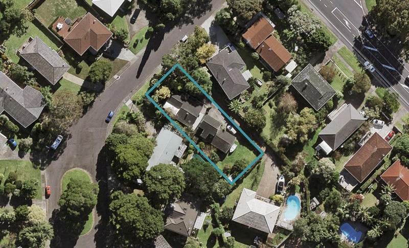 8 Tudward Glade, Hillcrest, Auckland - Carousel 1