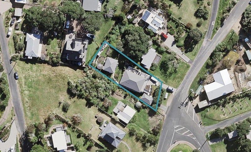 23 Korora Road, Oneroa, Waiheke Island - Carousel 1