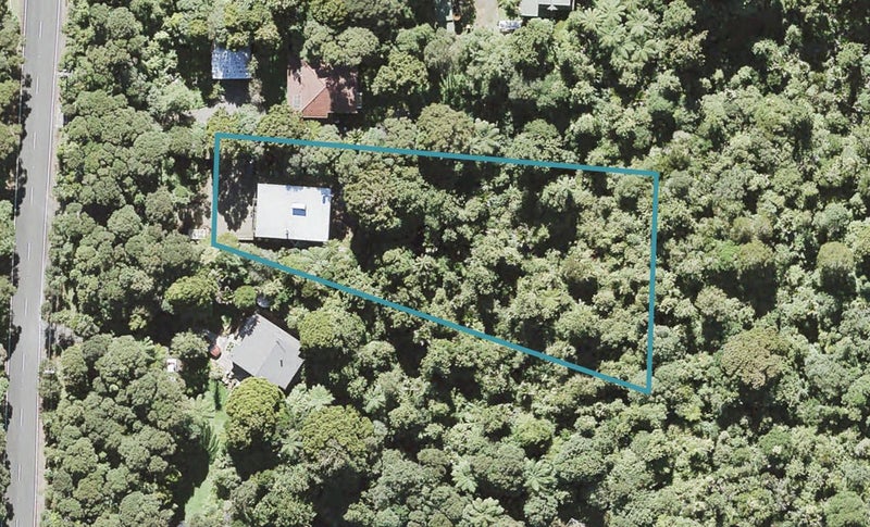 689 Scenic Drive, Henderson Valley, Auckland - Carousel 1