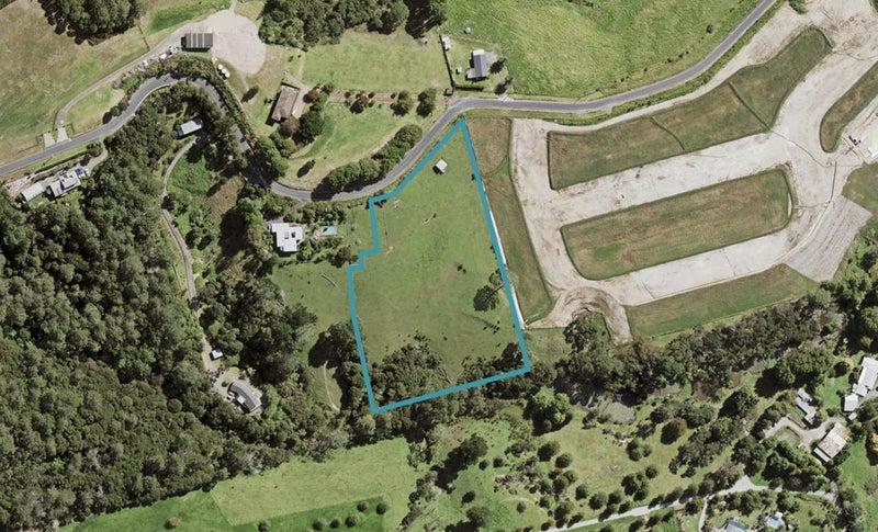14 Crows Road, Swanson, Auckland - Carousel 1