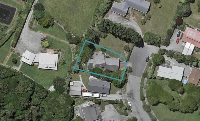 15 Oriwa Crescent, Otaki - Carousel 1