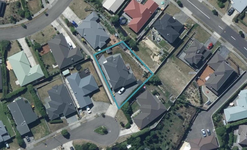 13 Kaweka Close, Aotea, Porirua - Carousel 1