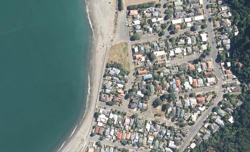 15 Maire Street, Eastbourne, Lower Hutt - Carousel 1