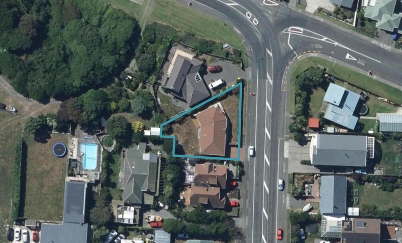 2 Main Road, Titahi Bay, Porirua - Carousel 1