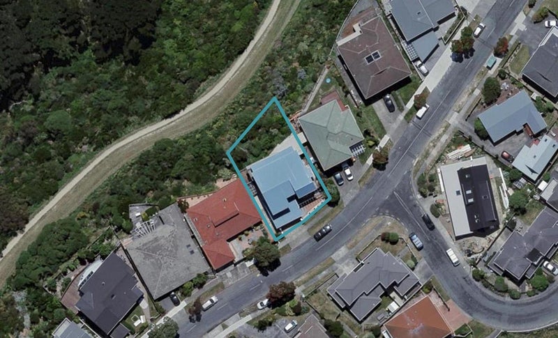 41 Kaikoura Street, Maupuia, Wellington - Carousel 1