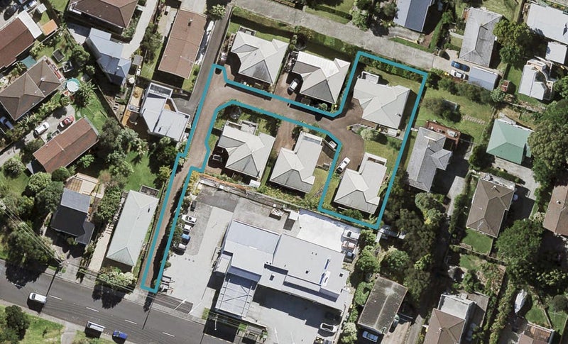 4/8A Target Road, Totara Vale, Auckland - Carousel 1