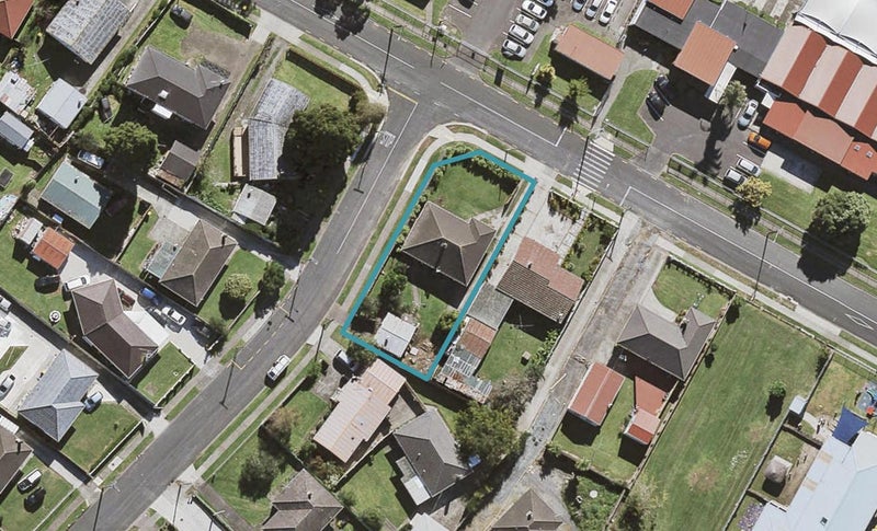 79 Raglan Street, Mangere East, Auckland - Carousel 1