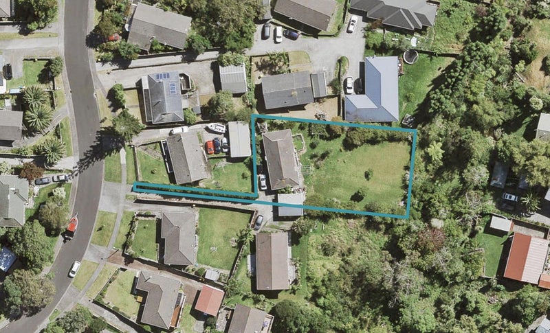 30 Roick Parade, Glen Eden, Auckland - Carousel 1