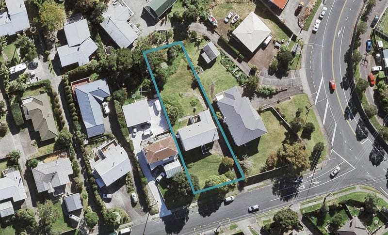 3 Roberts Road, Glenfield, Auckland - Carousel 1