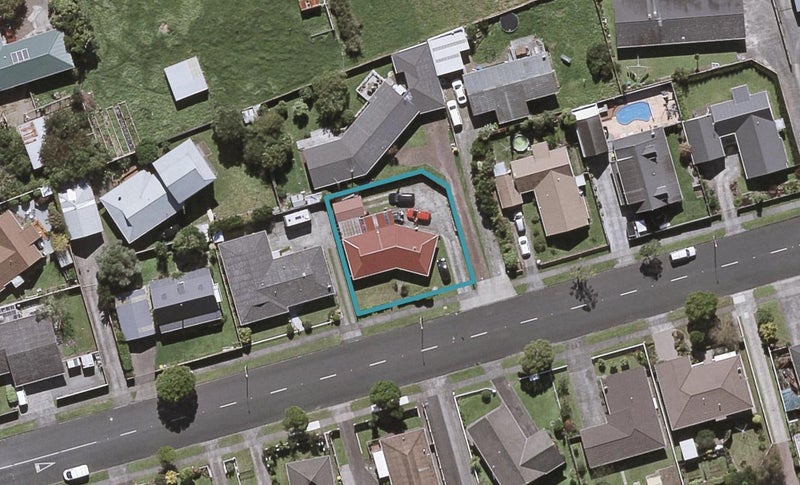 9 Poplar Grove, Whalers Gate, New Plymouth - Carousel 1