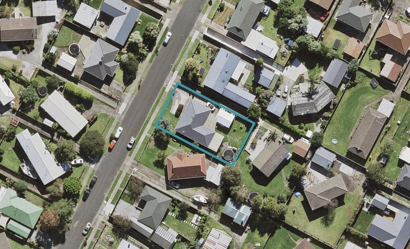 12 Lindis Place, Mangere Bridge, Auckland - Carousel 1