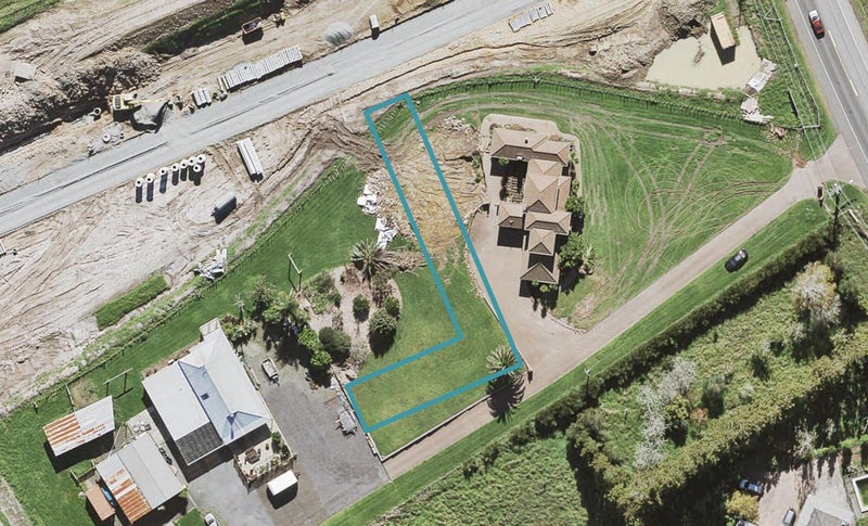 11 Heri Lane, Westgate, Auckland - Carousel 1
