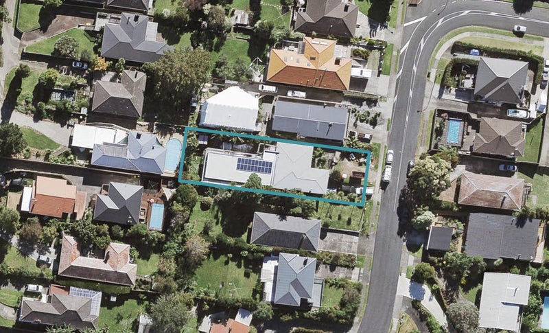 10 Speedy Crescent, Hillcrest, Auckland - Carousel 1