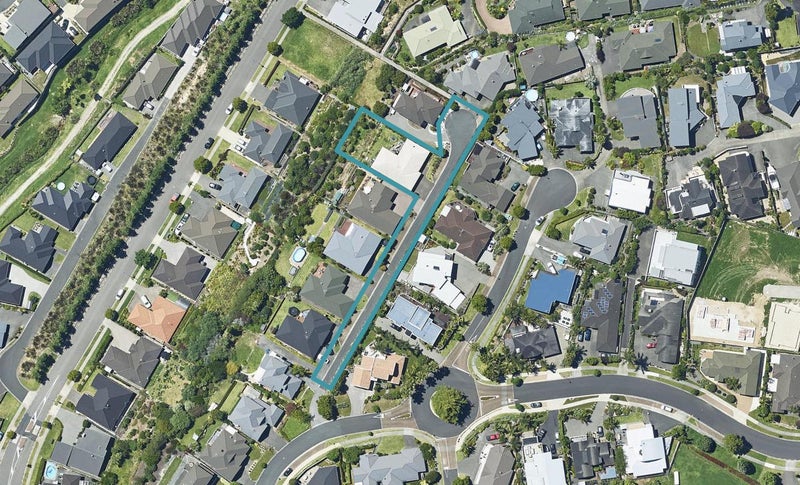 21 La Sendero Way, Bethlehem, Tauranga - Carousel 1