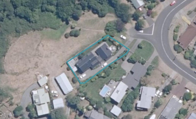 1 Ingle Avenue, Waipahihi, Taupo - Carousel 1