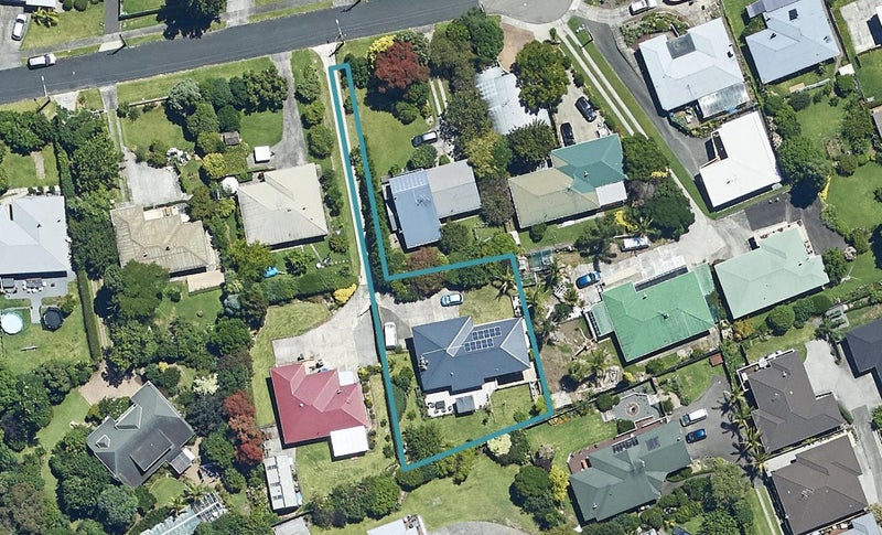 21 Linley Terrace, Judea, Tauranga - Carousel 1